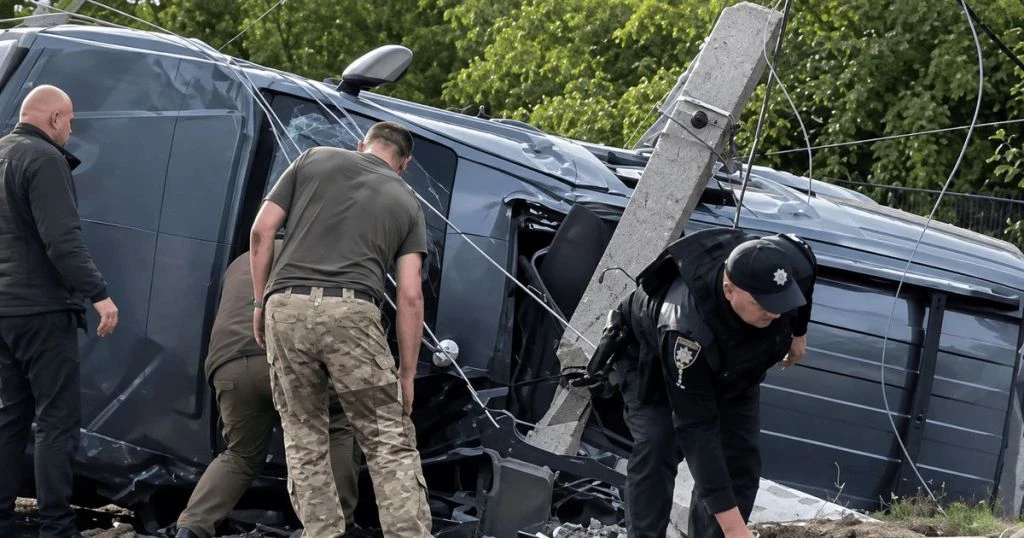 На Волині чоловік підрізав бус ТЦК і влаштував ДТП: четверо військових постраждали